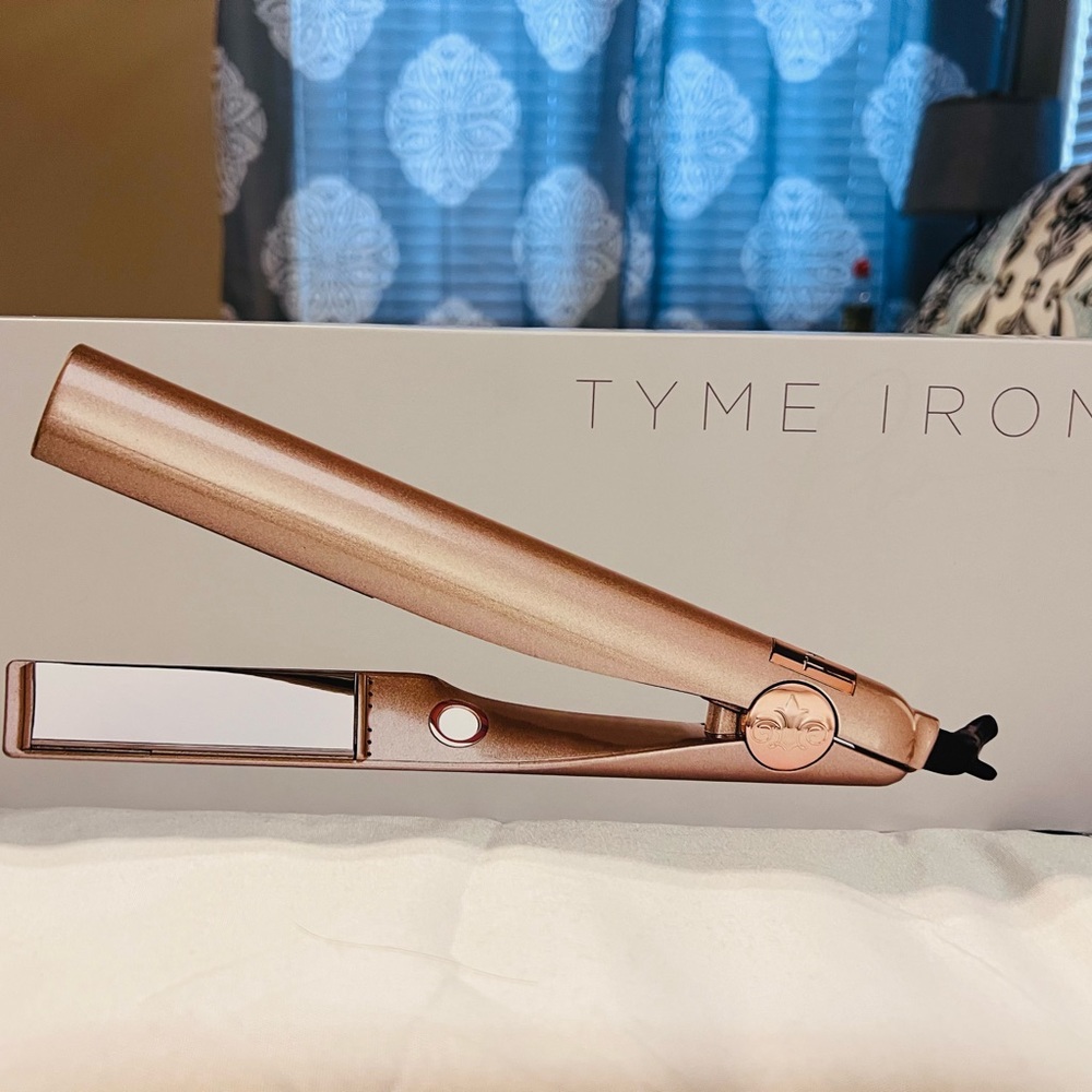 Brand New 2 in 1 Hair Curler & Straightener